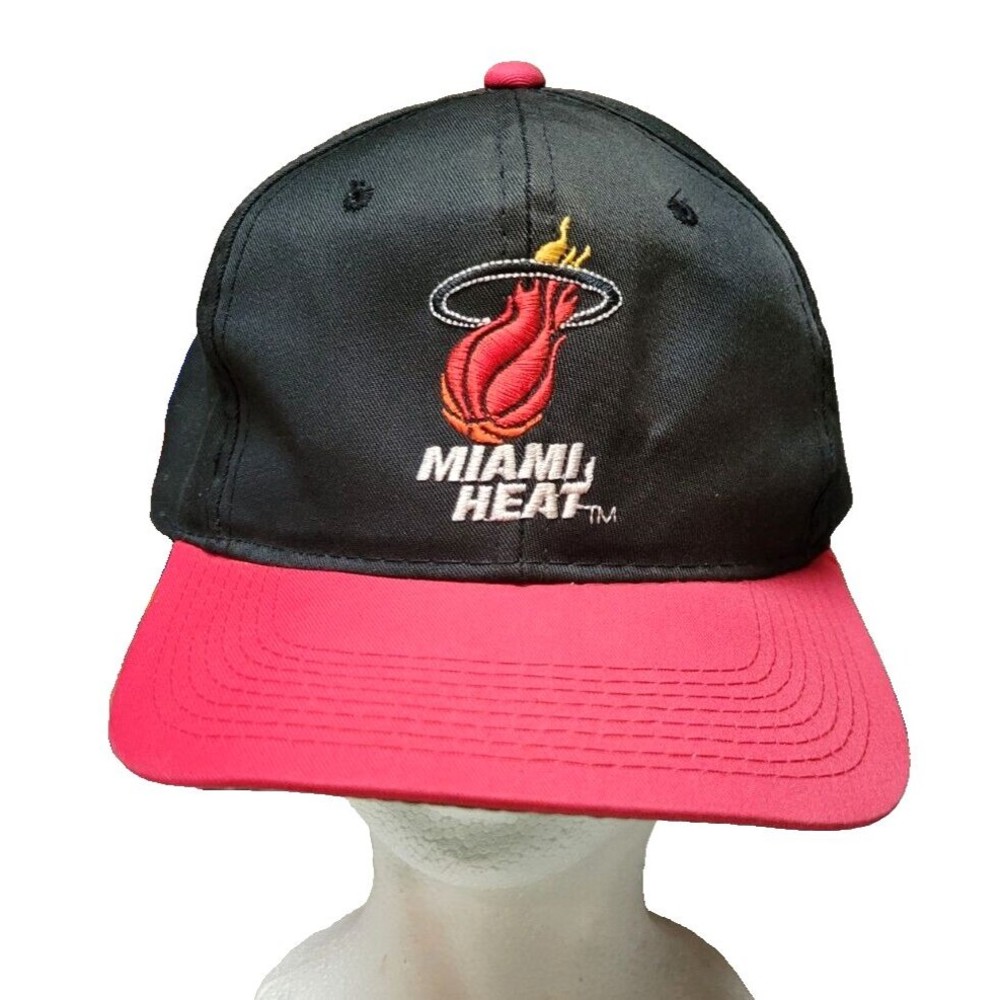Vintage Miami Heat Mens Snapback Adustable Hat The G Cap Black & Red OSFA NBA